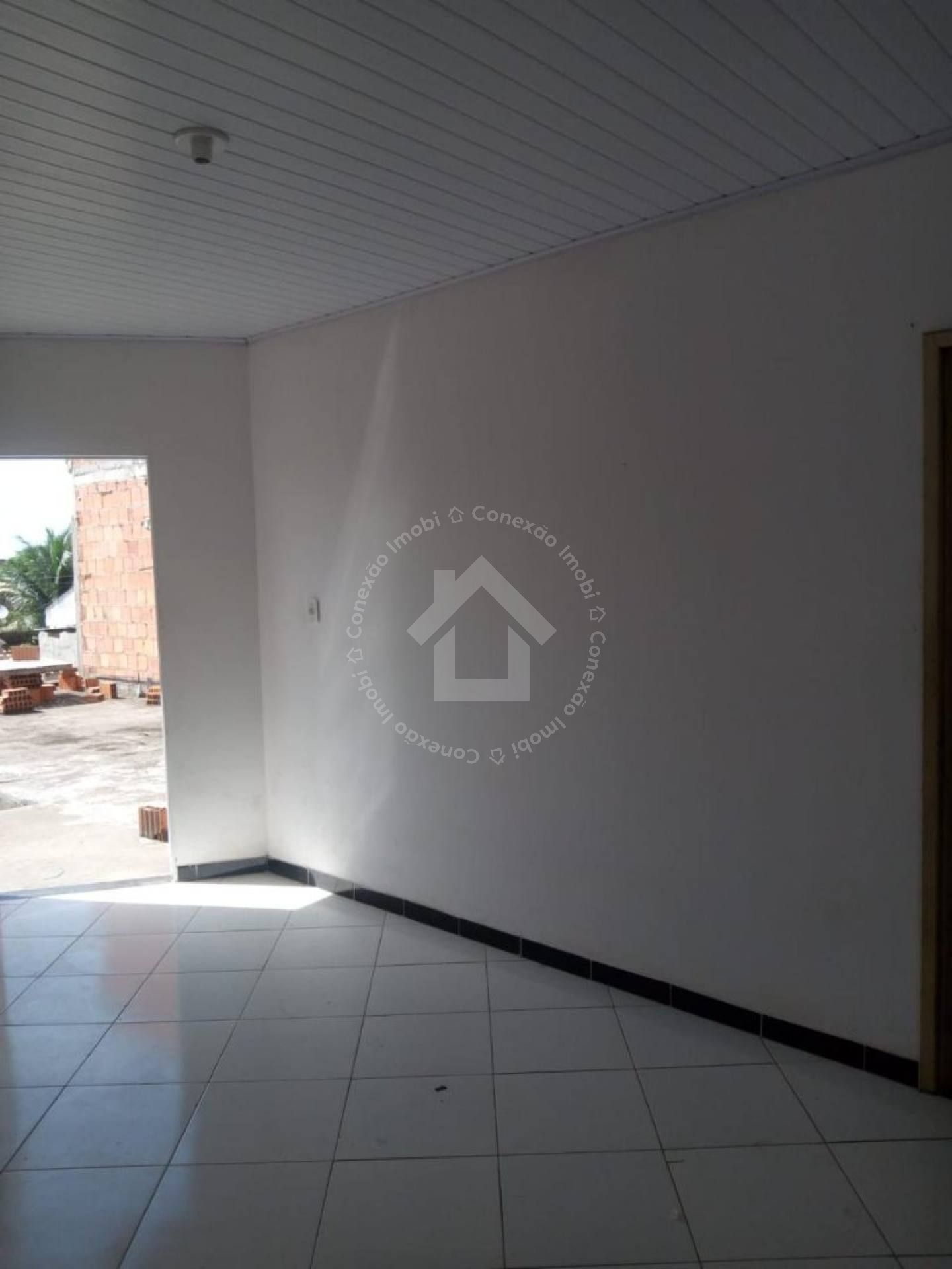 Galpão/ Casa/ Garagem