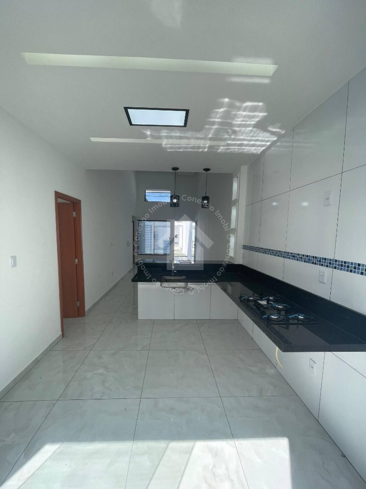 CASA NOVA LUAR DA BARRA 1