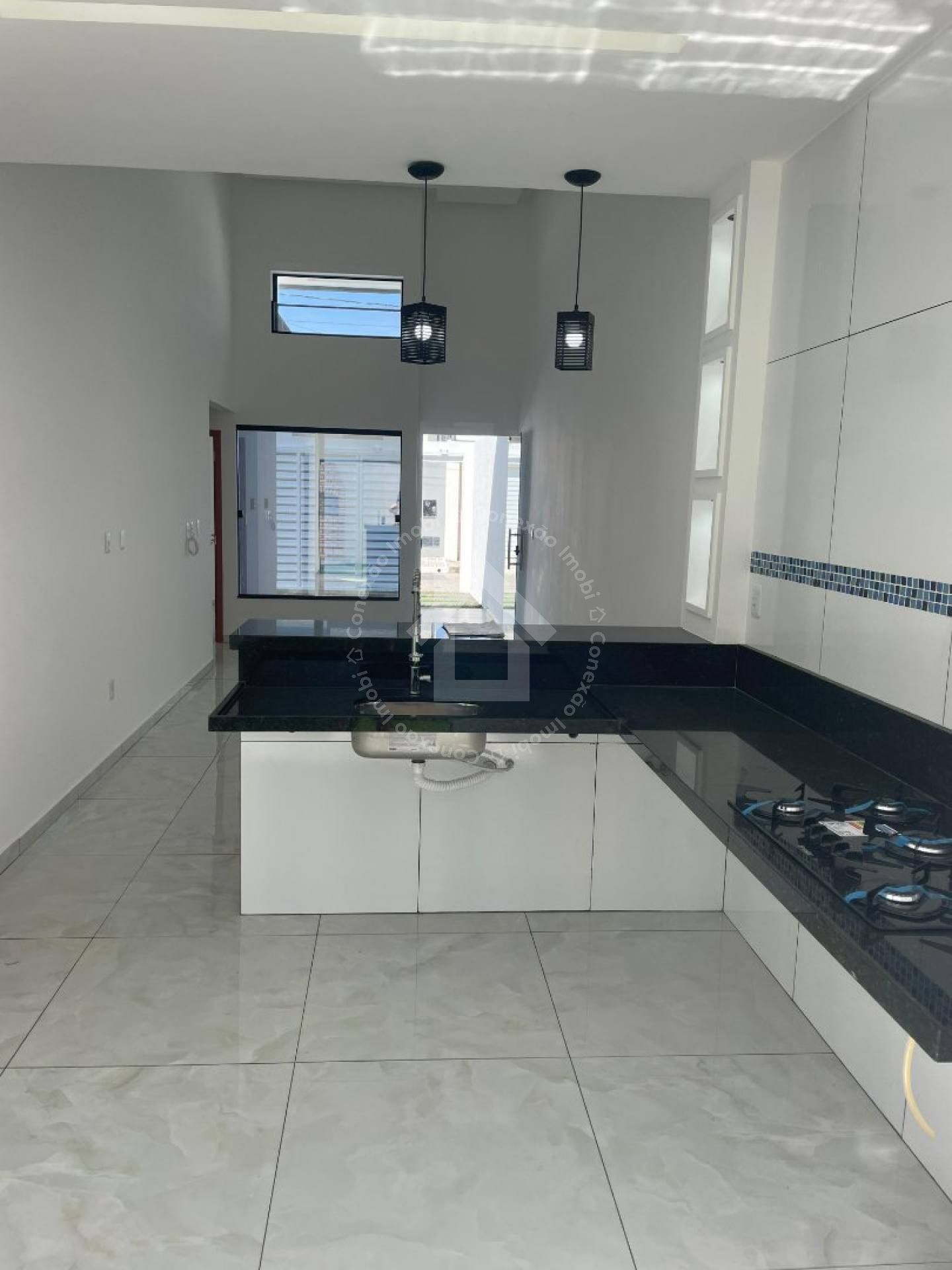 CASA NOVA LUAR DA BARRA 1