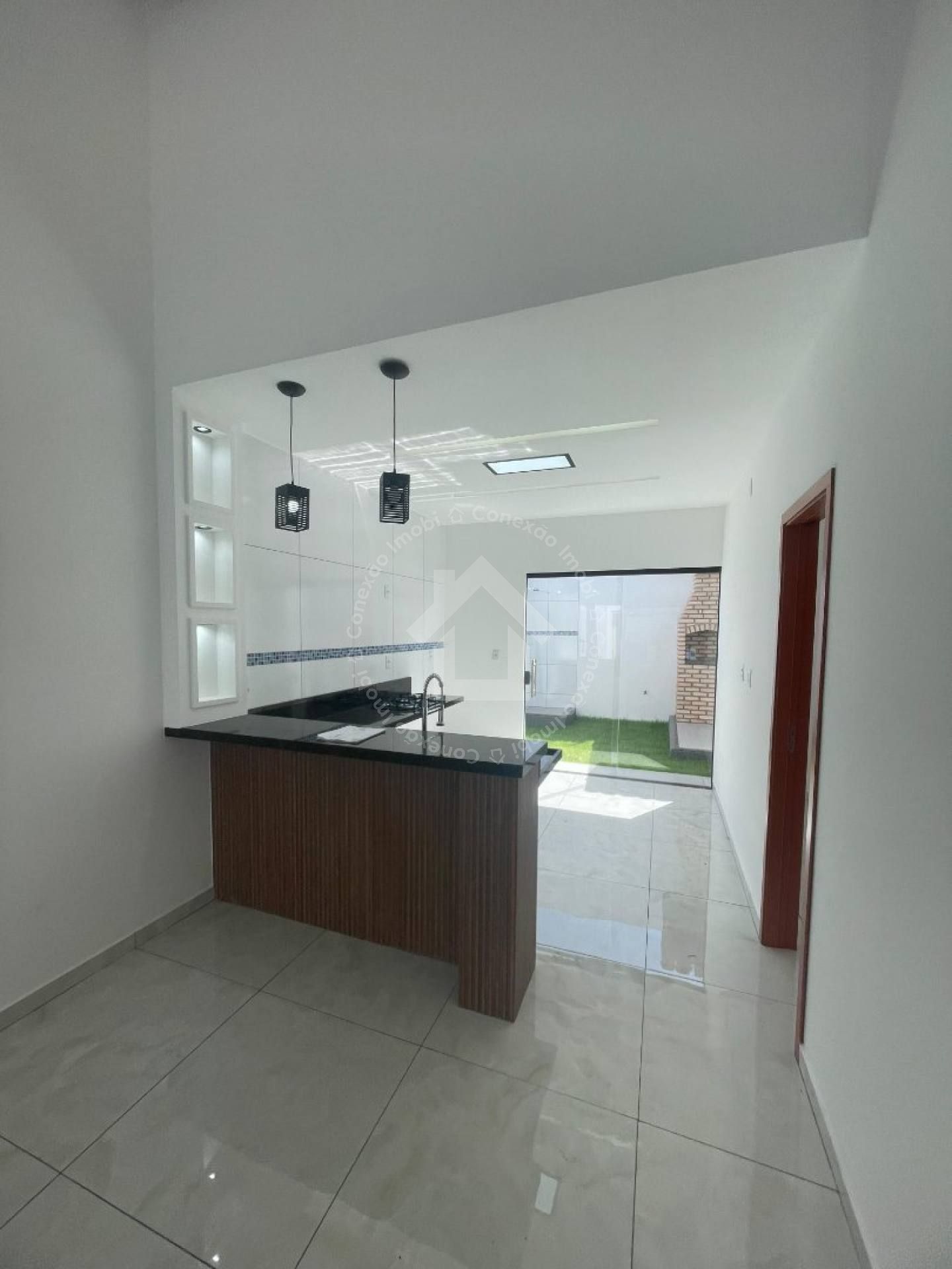 CASA NOVA LUAR DA BARRA 1