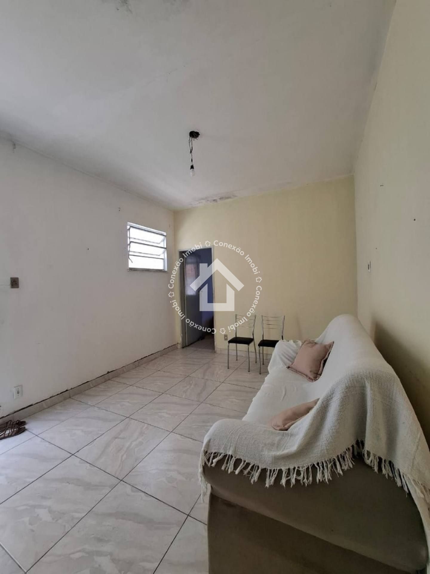 OPORTUNIDADE! Casa à venda no bairro Suíça | 3 Quartos, sendo 1 suíte, dependência de empregada, área de serviço, 02 banheiros, garagem pra 4 carros e Quintal Enorme