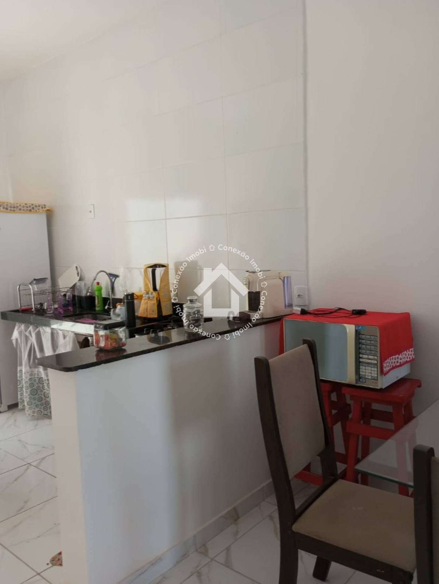 Casa com piscina na Aruana