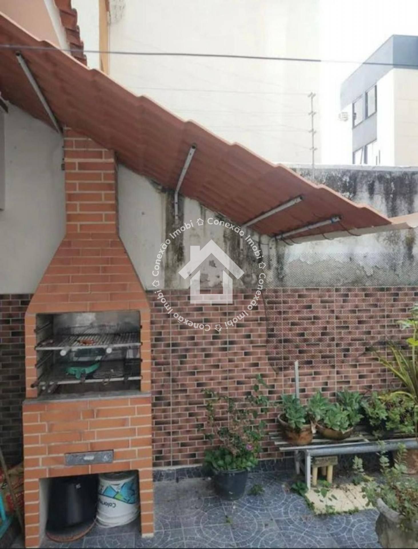 Casa com 3 pavimentos no Luzia