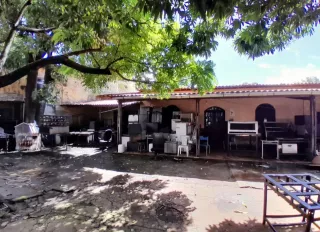 Terreno de 1.000m² com 2 casas no Siqueira Campos