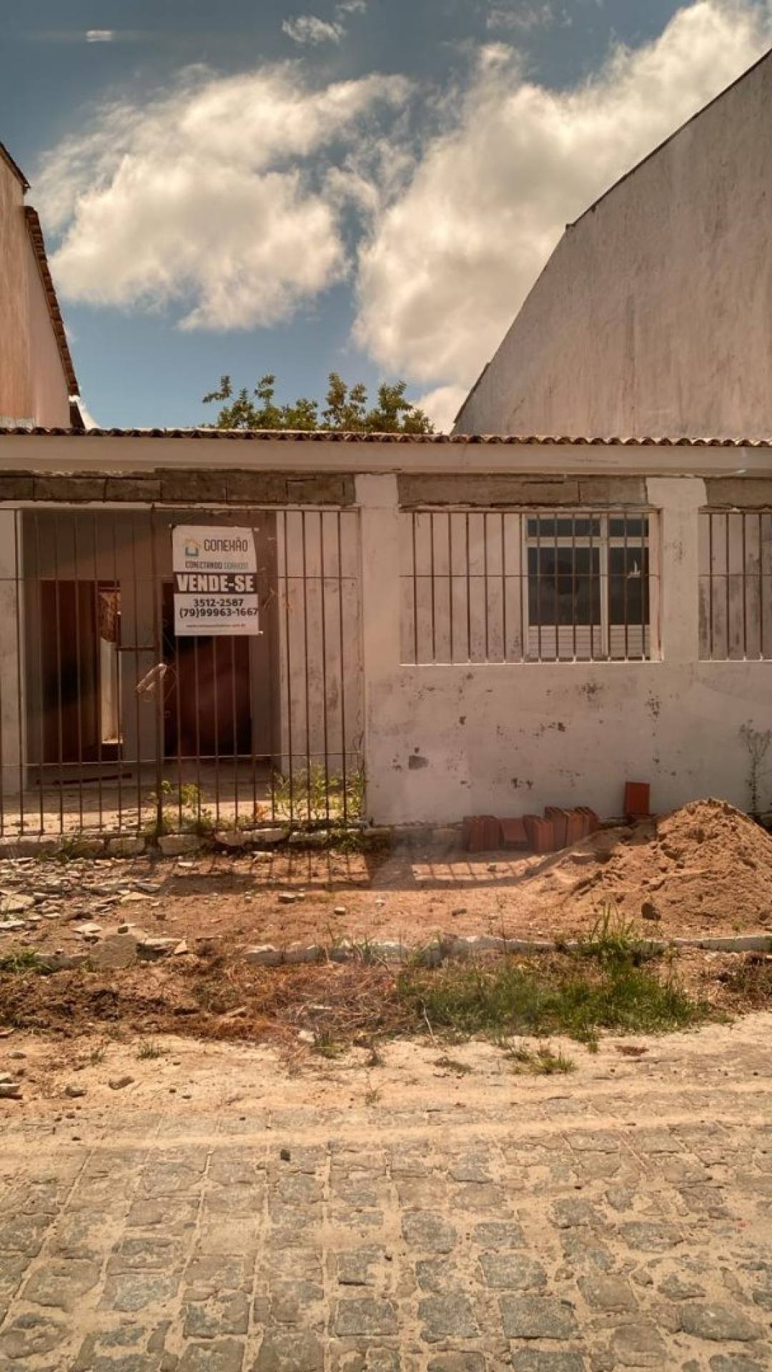 Casa à venda no conj. COHAB em ITAPORANGA D\'AJUDA/SERGIPE com 2 quartos