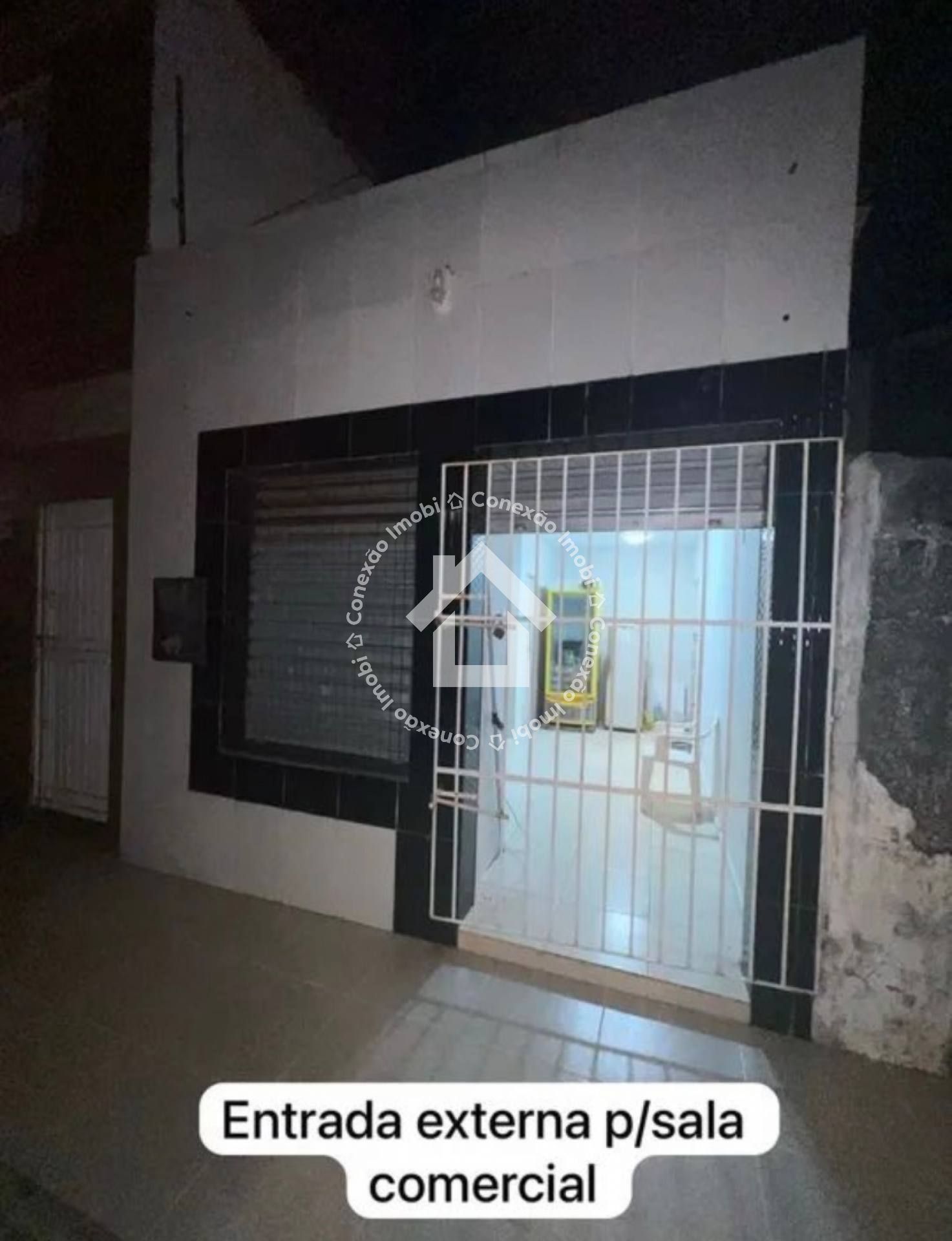 Apartamento com ponto comercial na Farolândia/Augusto Franco