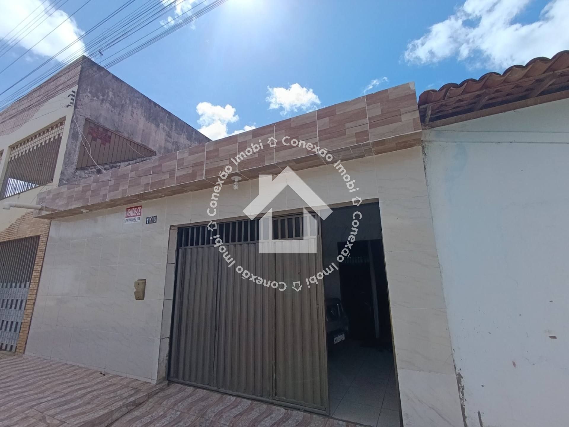 Casa à venda no Conjunto Eduardo Gomes com 3 quartos