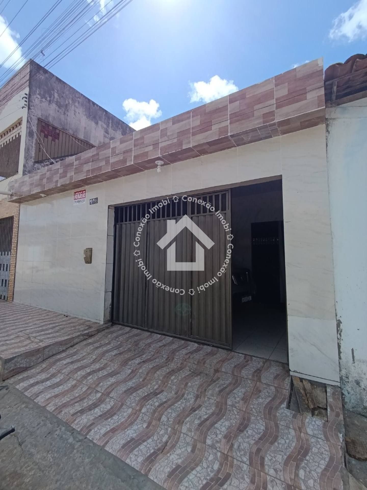 Casa à venda no Conjunto Eduardo Gomes com 3 quartos