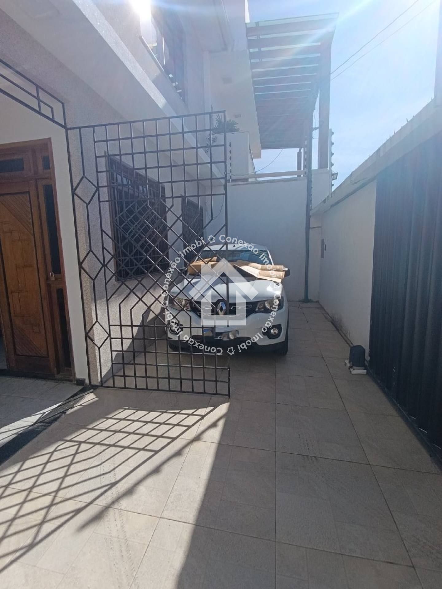 Casa duplex com 200m² e 3 suítes à venda no Bairro Aeroporto