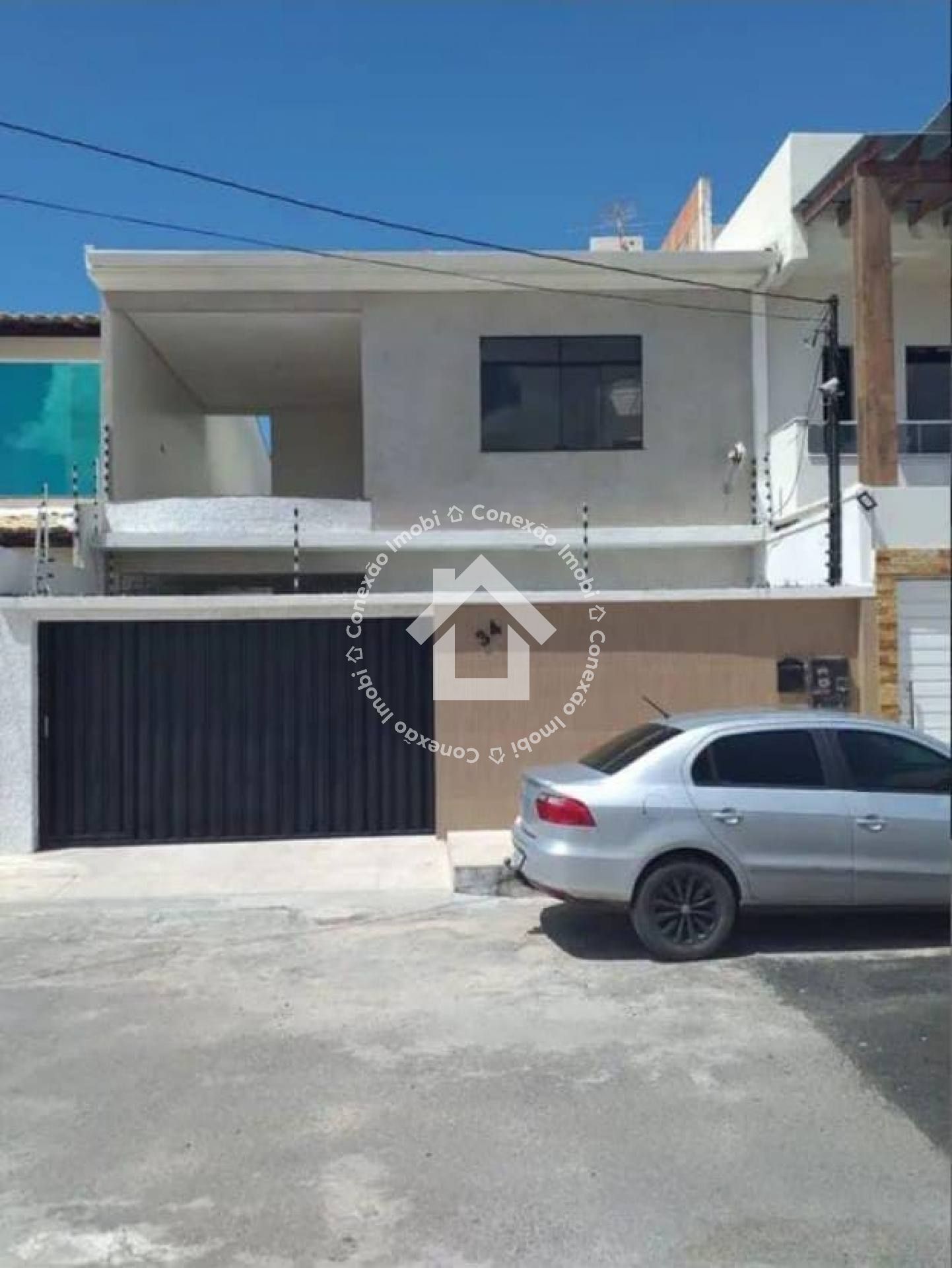 Casa duplex com 200m² e 3 suítes à venda no Bairro Aeroporto