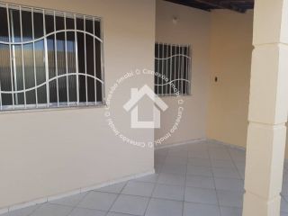 Casa à venda na Aruana | 2 Quartos e Garagem para 4 Carros