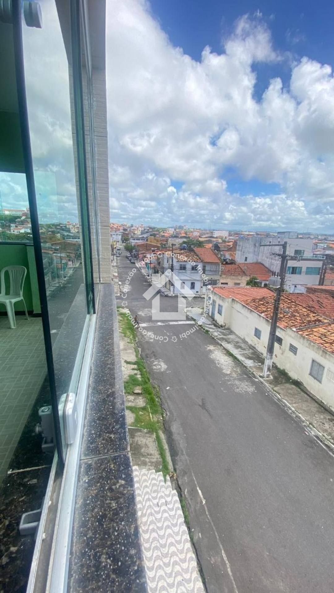 Casa com ponto comercial para Vender com 04 quartos 01 suítes no bairro Novo Paraíso em Aracaju