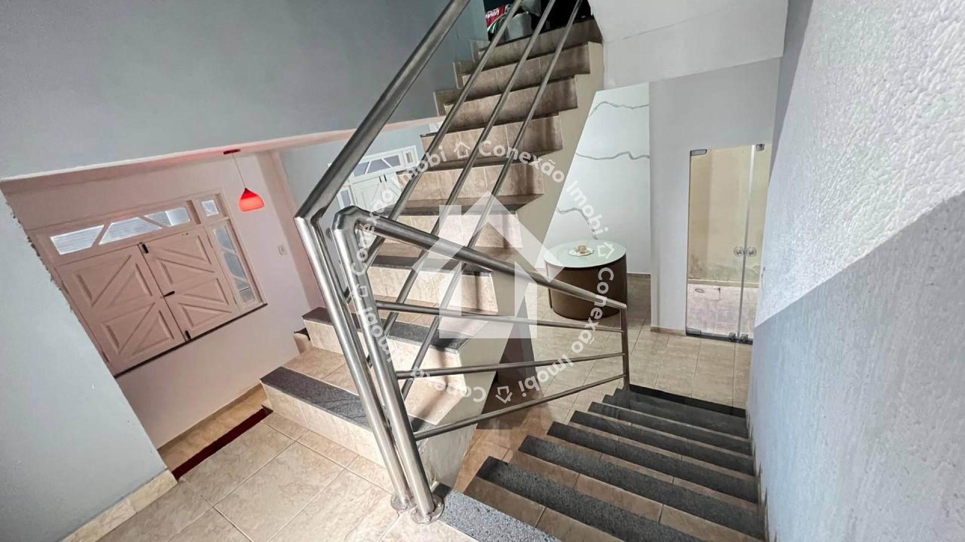 Casa com ponto comercial para Vender com 04 quartos 01 suítes no bairro Novo Paraíso em Aracaju