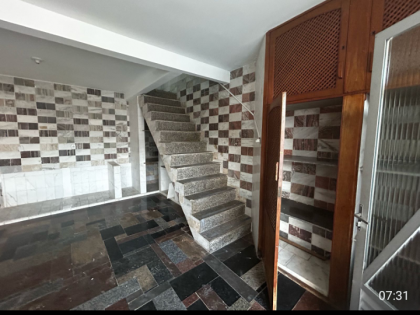 Casa com piscina ótimo para comércio