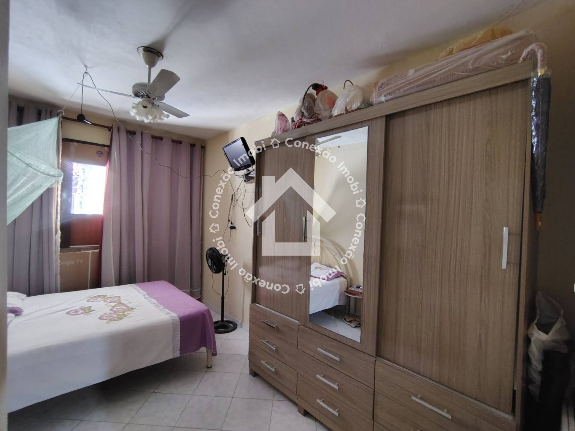 VENDE-SE casa com quintal no Bugio