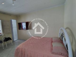 VENDE-SE casa com quintal no Bugio