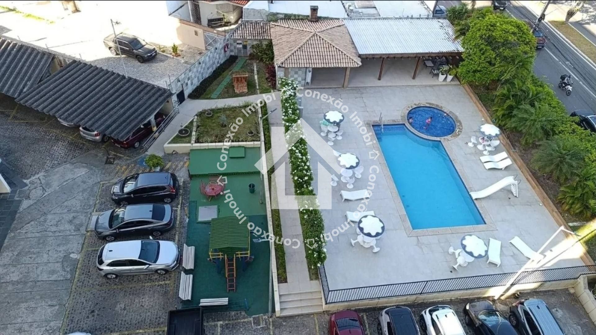 Vende-se apartamento no condomínio MORADA DAS ÁRVORES no bairro Luzia em Aracaju