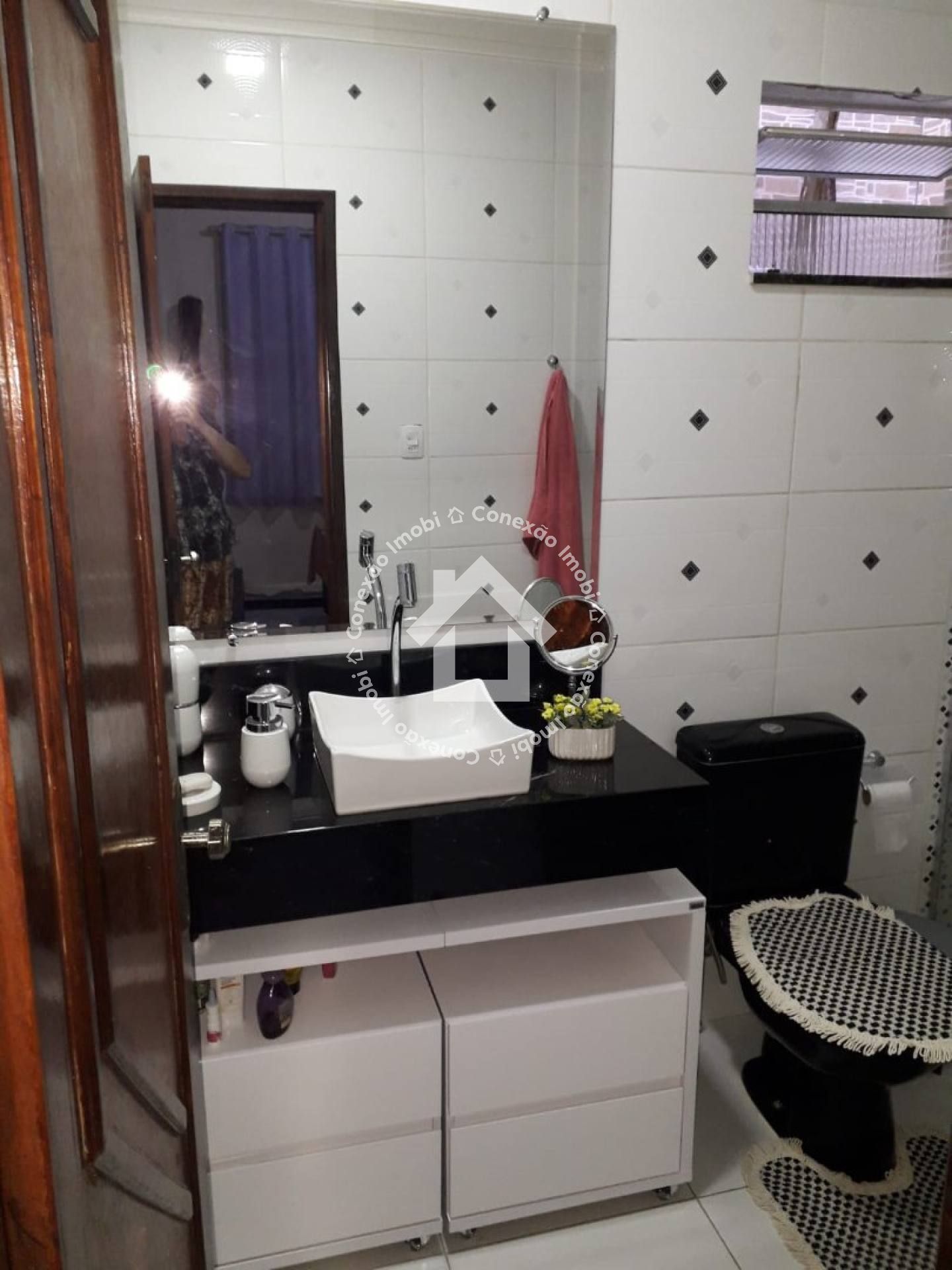 Vende-se casa no condomínio TENENTE CORONEL DOS ANJOS no Santo Antônio