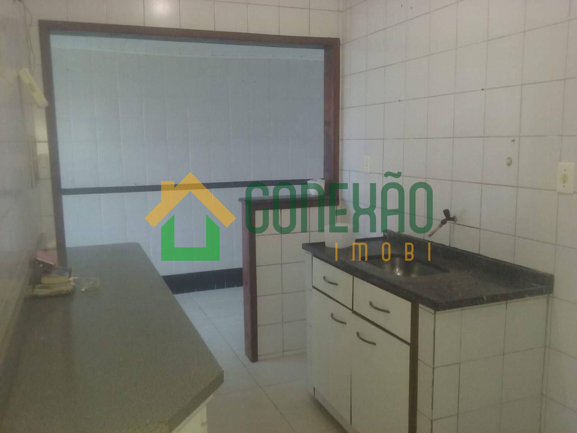 Vende-se casa no Bairro Aeroporto FOTOS COM BORDA