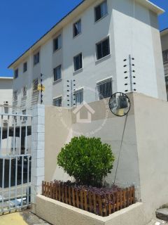 Vende-se apartamento no CONDOMÍNIO PRAIAS DO FORTE com 03 quartos no bairro Farolândia