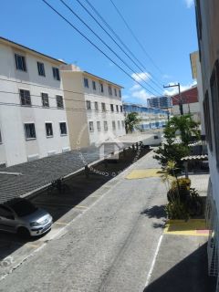 Vende-se apartamento no CONDOMÍNIO PRAIAS DO FORTE com 03 quartos no bairro Farolândia