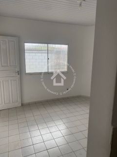 Casa à venda no Bairro Aruana em Aracaju - 02 quartos e Portão Eletrônico