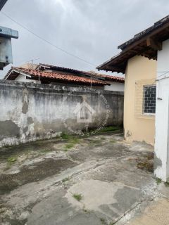 Casa à venda no Bairro Aruana em Aracaju - 02 quartos e Portão Eletrônico