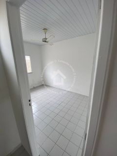 Casa à venda no Bairro Aruana em Aracaju - 02 quartos e Portão Eletrônico