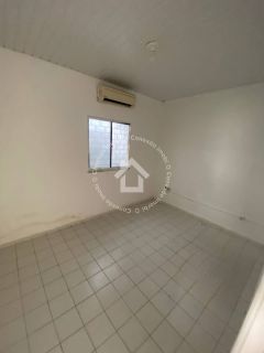 Casa à venda no Bairro Aruana em Aracaju - 02 quartos e Portão Eletrônico