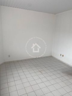 Casa à venda no Bairro Aruana em Aracaju - 02 quartos e Portão Eletrônico