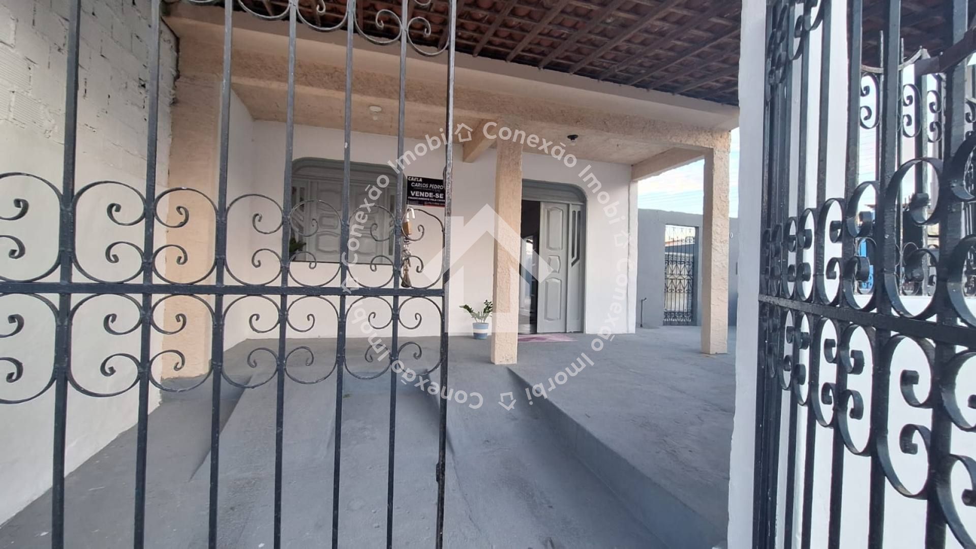Casa à venda no Bairro Marcos Freire II em Nossa Senhora Do Socorro -  02 Quartos e Sala Ampla
