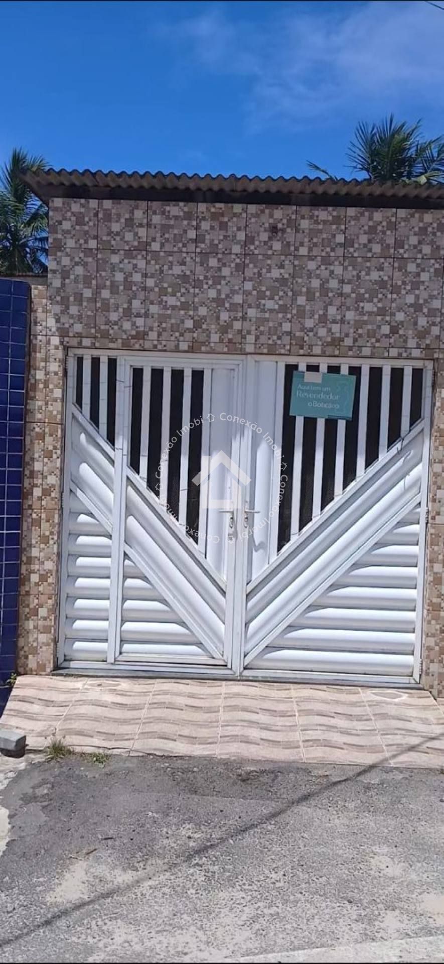 Casa à venda na Barra Dos Coqueiros - Bairro Centro | 2 Quartos e Toda Lajeada