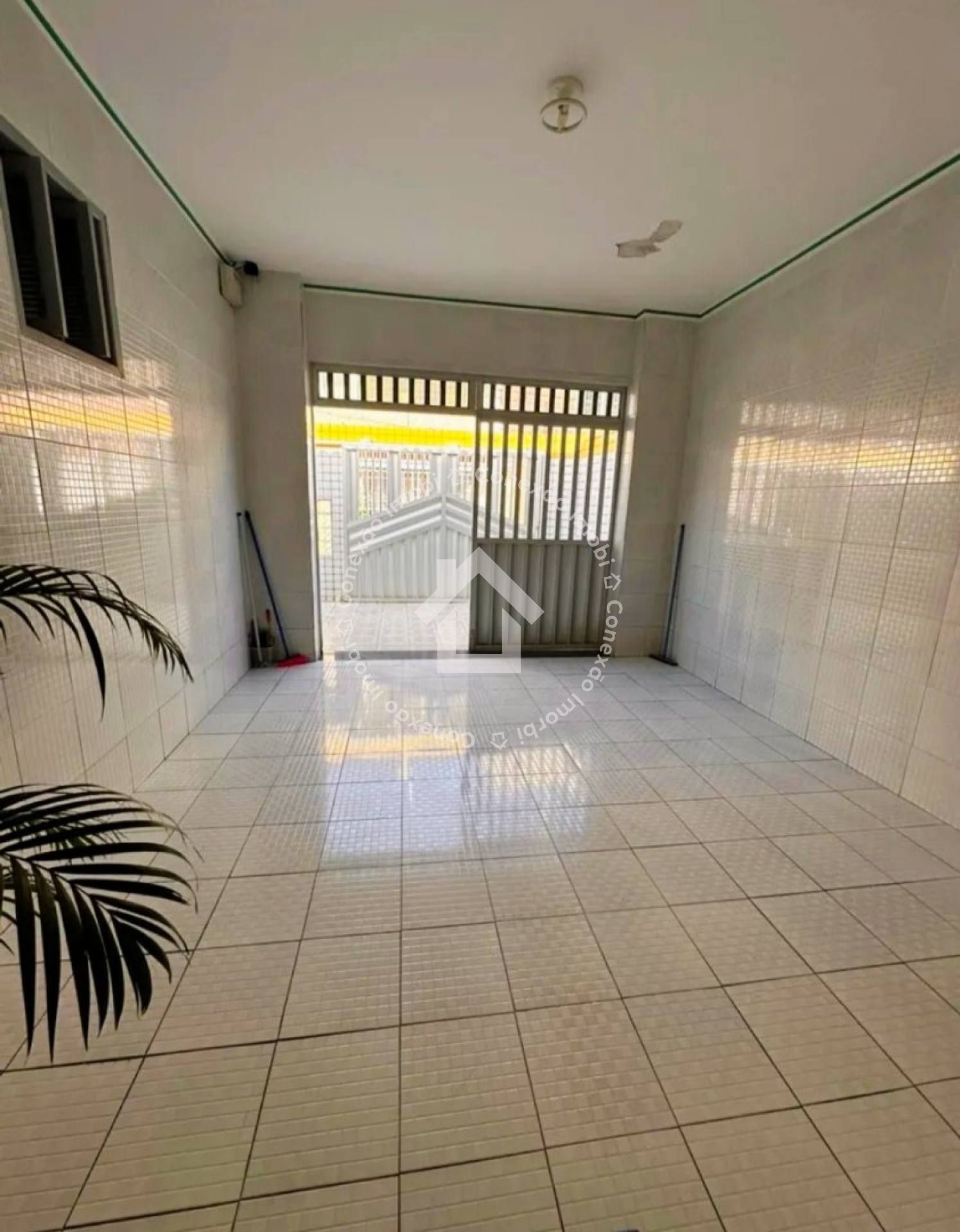 Casa à venda no Bairro Luzia - 3 Quartos, 1 Suíte