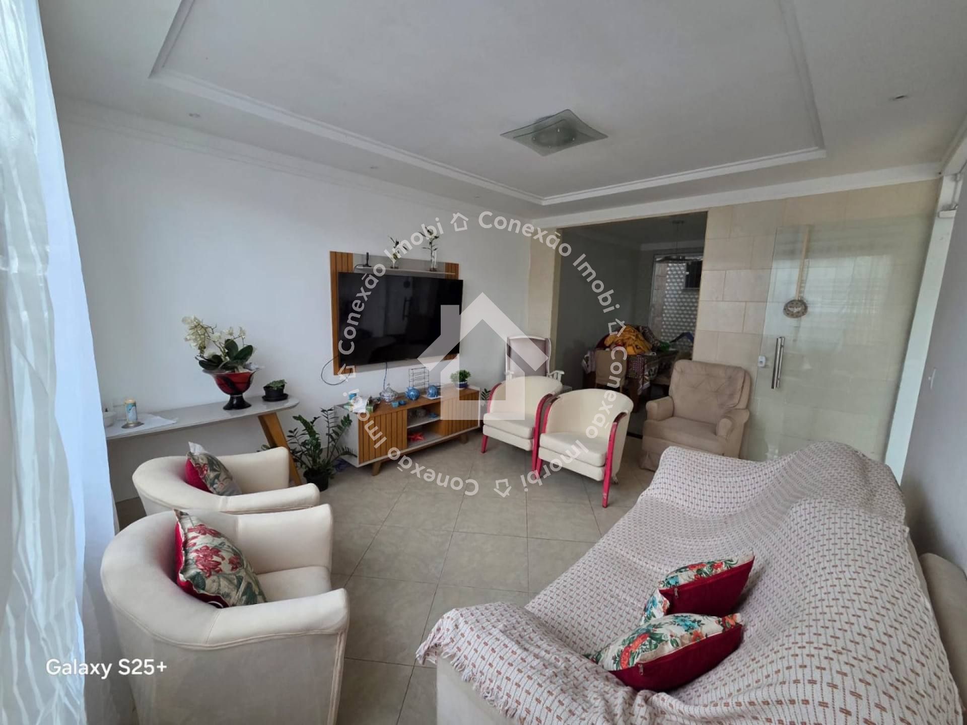 Casa à venda no CONDOMÍNIO CORONEL HÉLIO SILVA - Bairro Santos Dumont | 3 quartos, 1 suíte