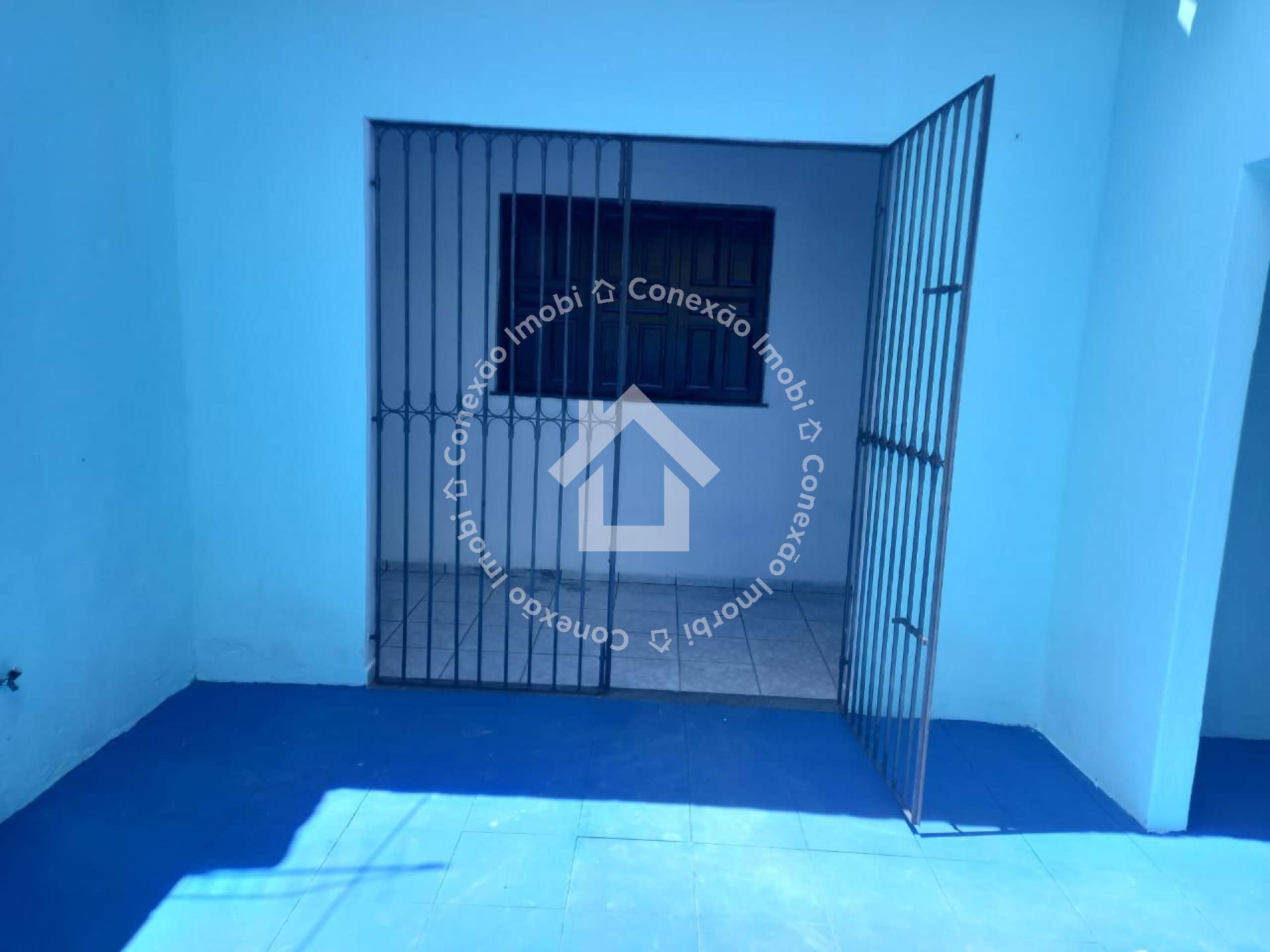 Casa à venda no Marivan | 2 Quartos, Reformada