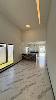 Casa com piscina à venda no CONDOMÍNIO SOL E PRAIA | Pé na areia com 3 quartos