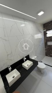 Casa com piscina à venda no CONDOMÍNIO SOL E PRAIA | Pé na areia com 3 quartos