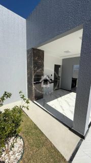 Casa com piscina à venda no CONDOMÍNIO SOL E PRAIA | Pé na areia com 3 quartos