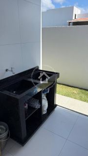 Casa com piscina à venda no CONDOMÍNIO SOL E PRAIA | Pé na areia com 3 quartos