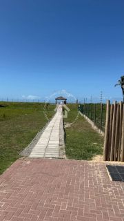 Casa com piscina à venda no CONDOMÍNIO SOL E PRAIA | Pé na areia com 3 quartos
