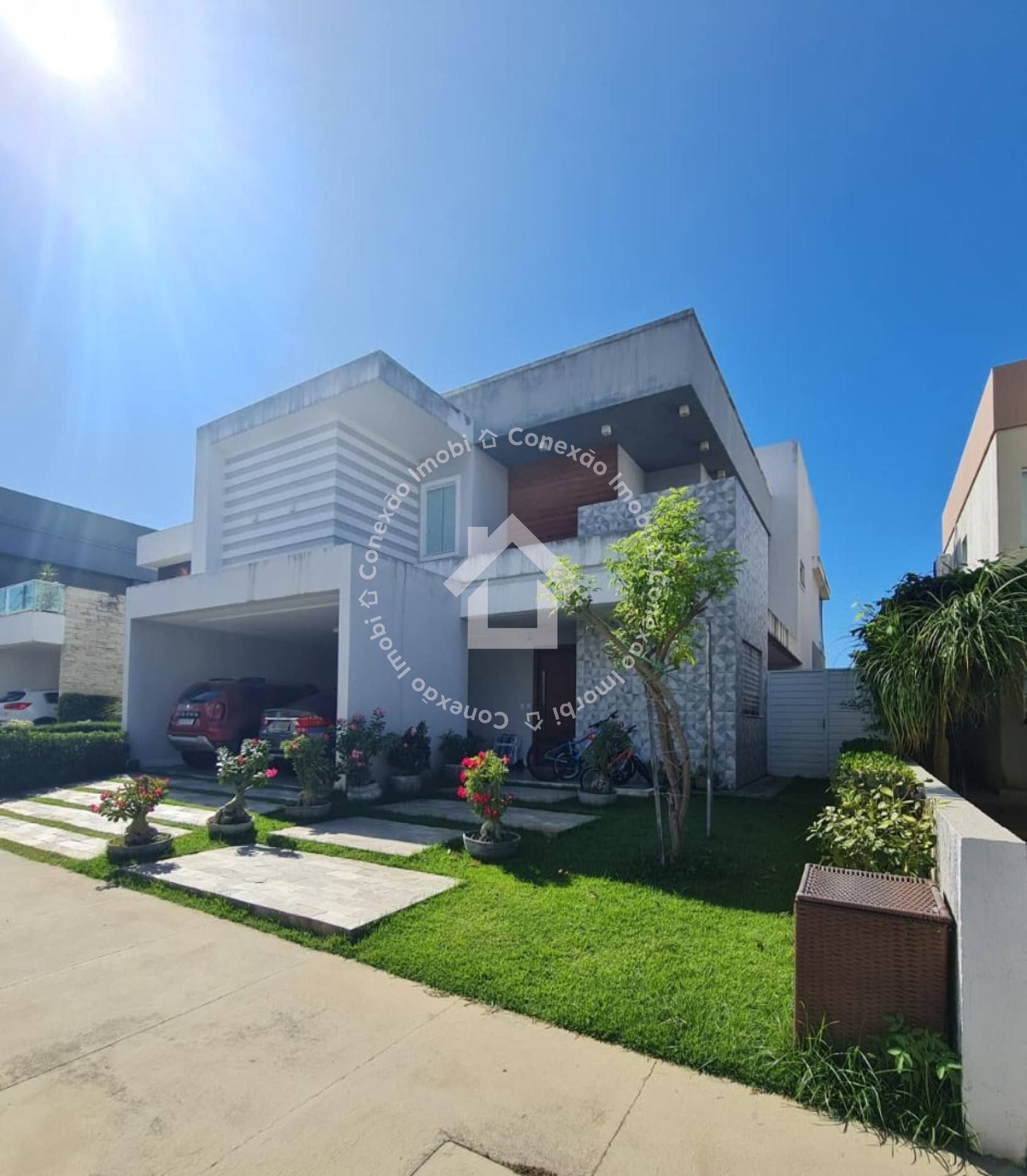 Casa à venda no CONDOMÍNIO RESERVA ARUANÃ | 4 suítes e Energia Solar