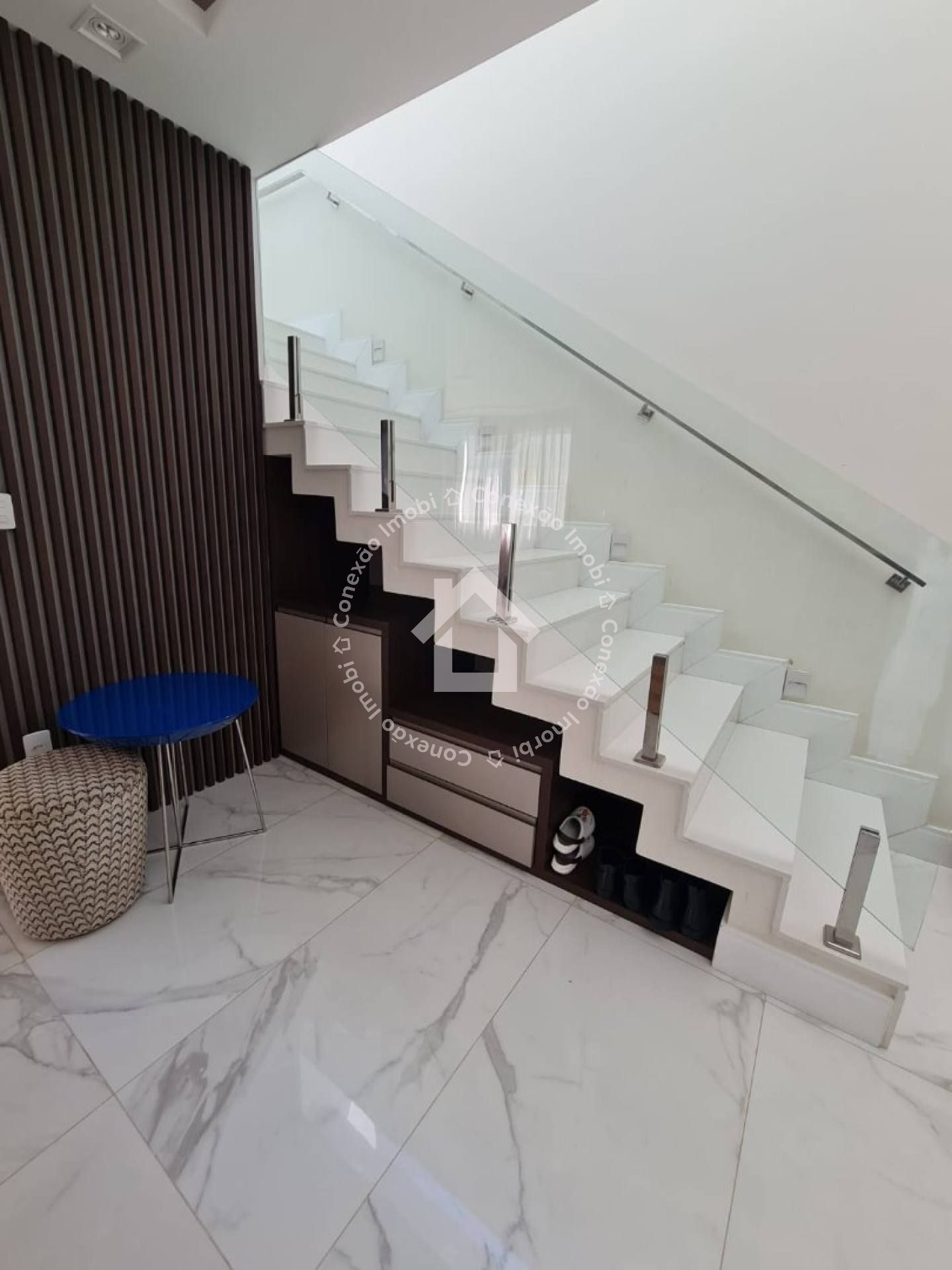 Casa à venda no CONDOMÍNIO RESERVA ARUANÃ | 4 suítes e Energia Solar