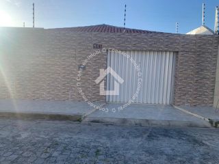 Casa à venda no Bairro Aruana | 2 Quartos, 1 Suíte