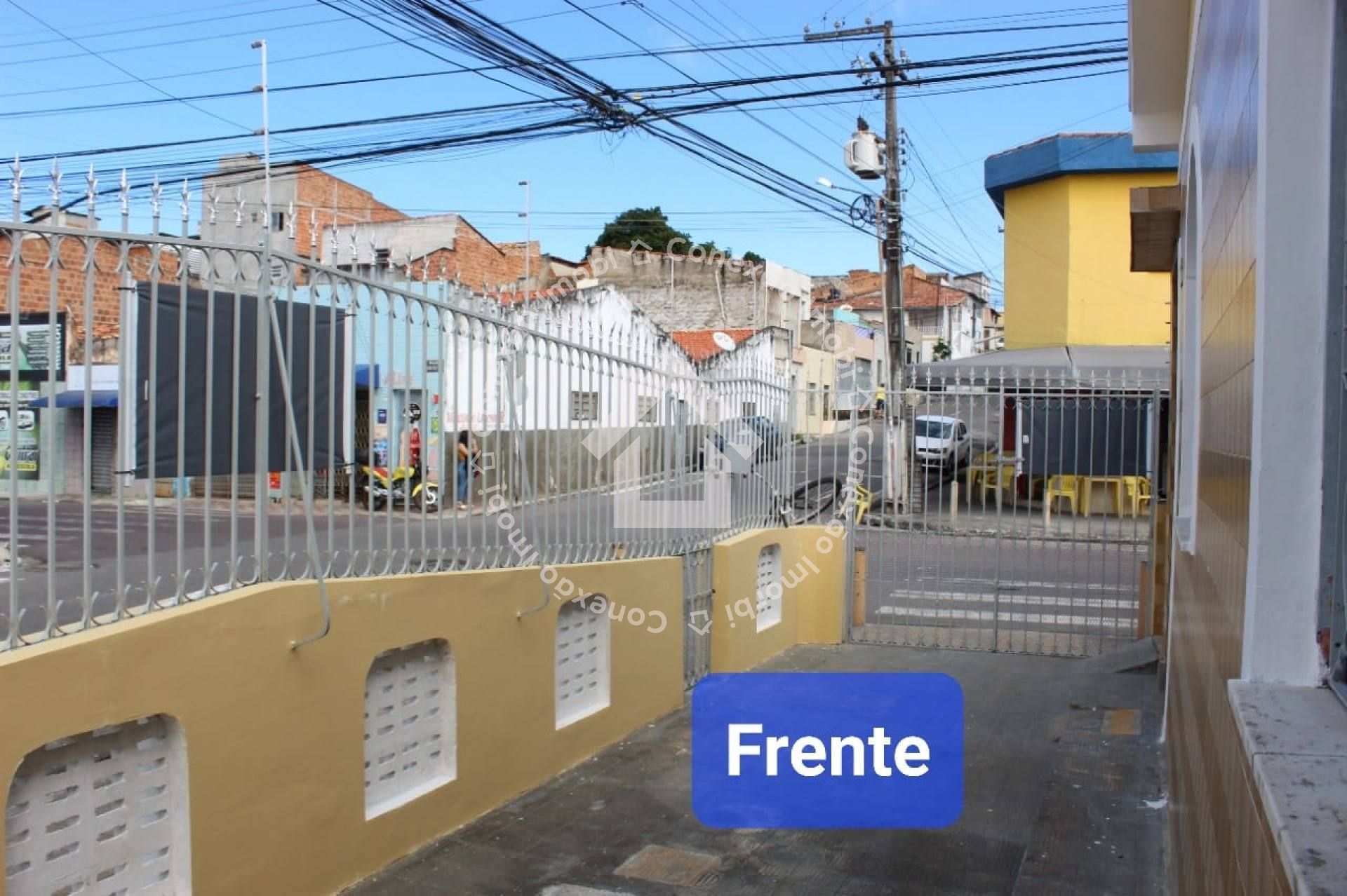 Casa à venda no Centro de Aracaju | Ótima localização para residência e comércio