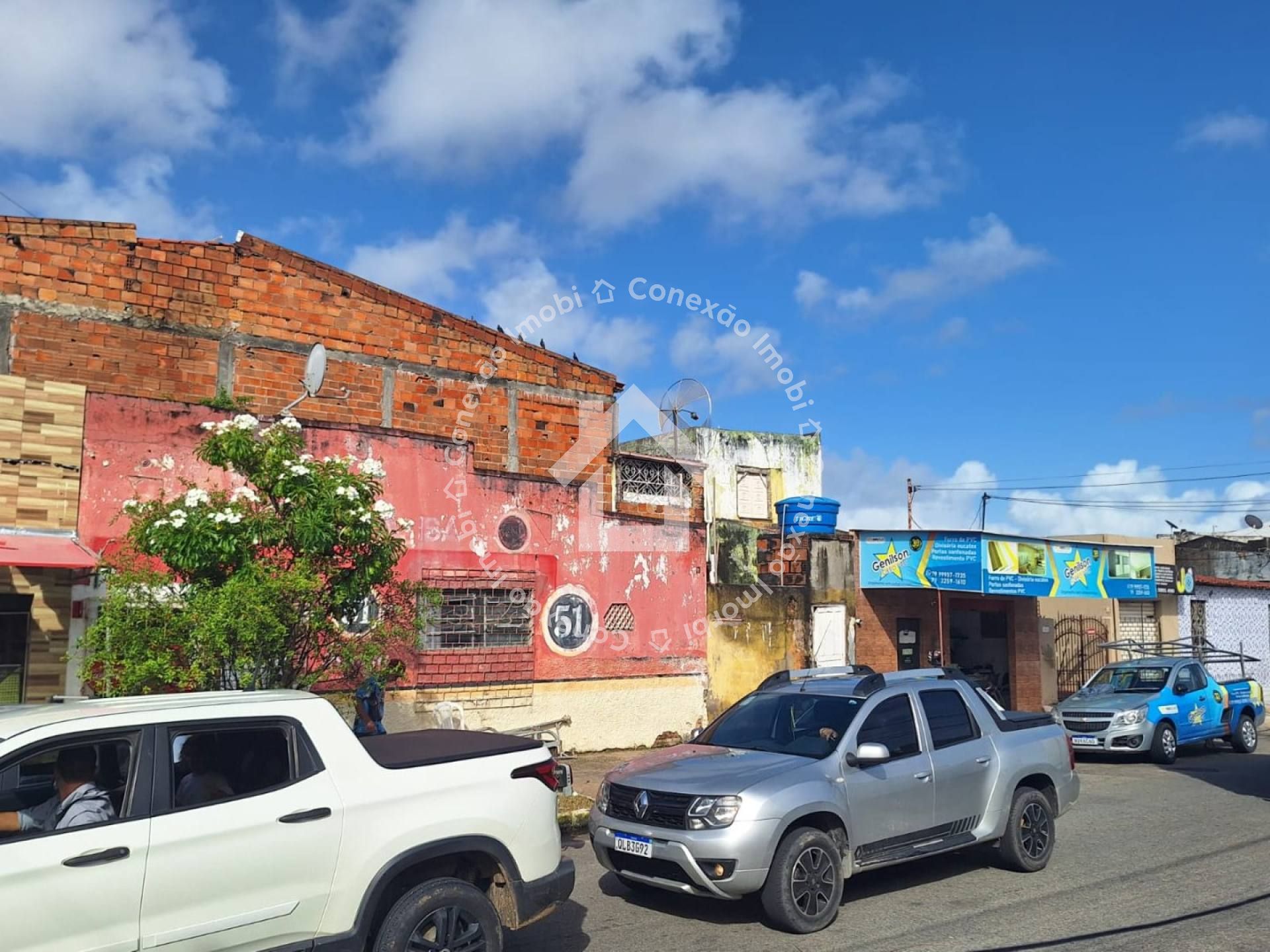 Casa à venda no Bairro Siqueira Campos | 3 Quartos e 2 Pontos Comerciais