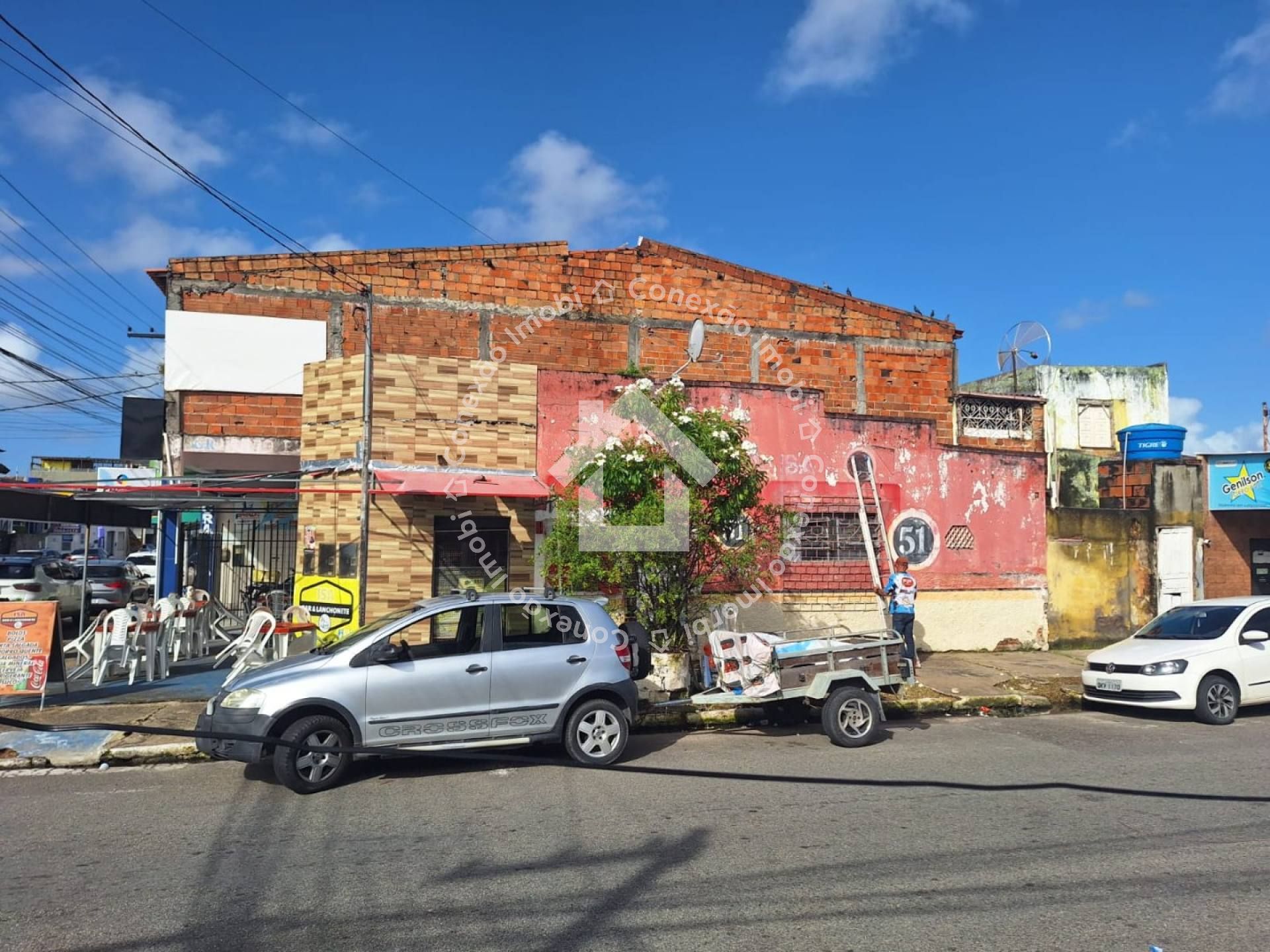 Casa à venda no Bairro Siqueira Campos | 3 Quartos e 2 Pontos Comerciais