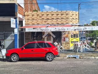 Casa à venda no Bairro Siqueira Campos | 3 Quartos e 2 Pontos Comerciais