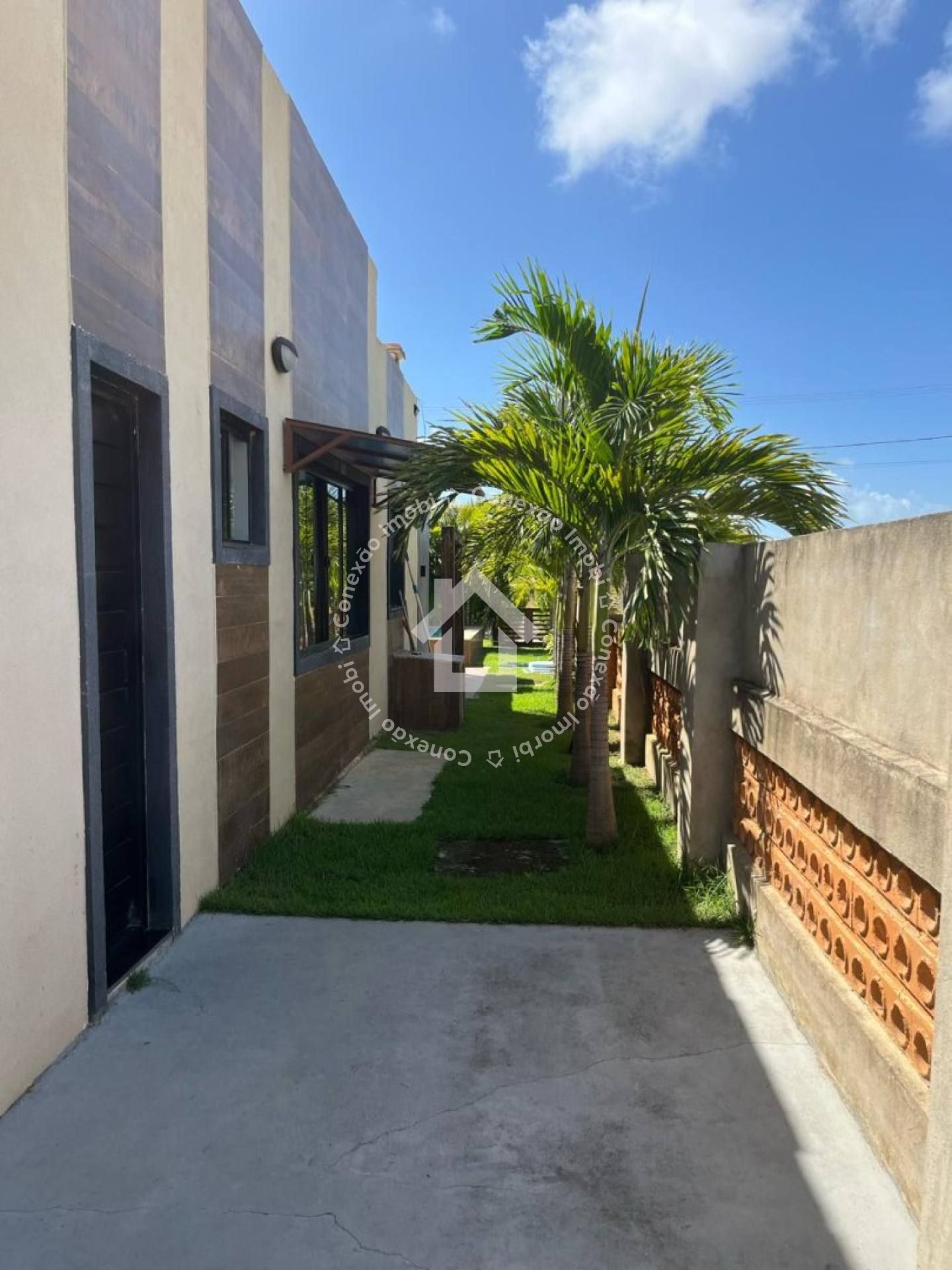 Casa à venda no CONDOMÍNIO FAZENDA REAL 1 - Próximo da praia da Caueira