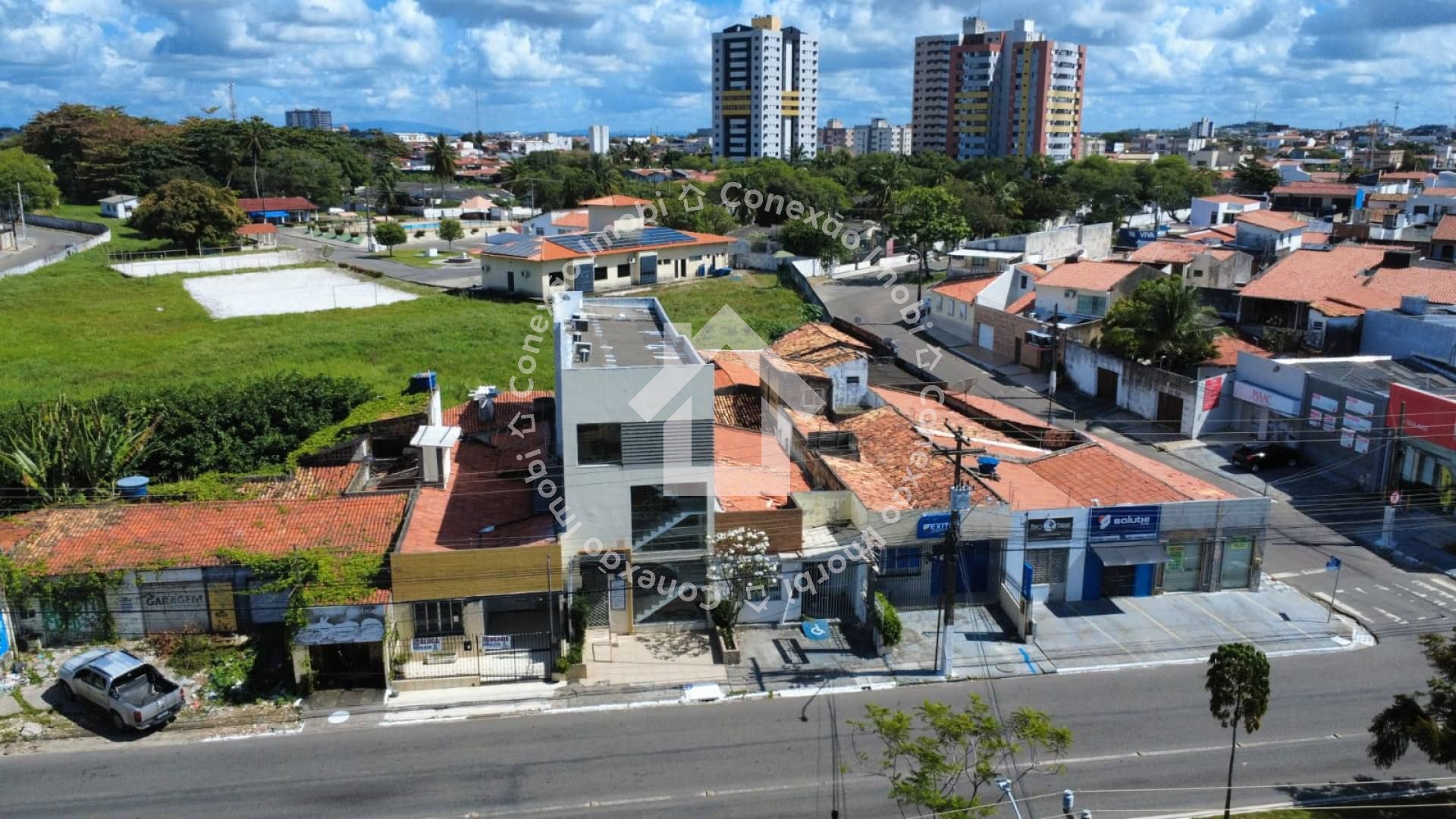 IMÓVEL COMERCIAL À VENDA EM AVENIDA MOVIMENTADA - 126 M² E 14 SALAS