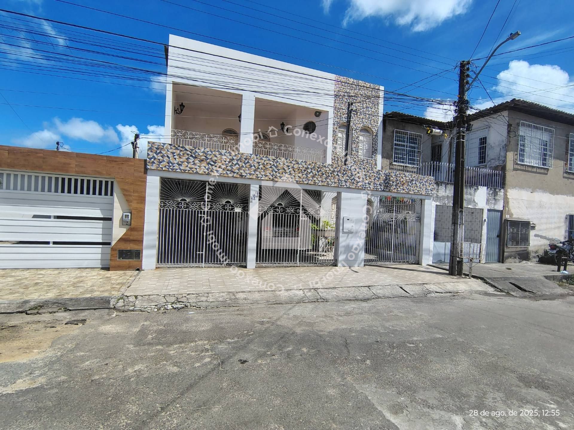 Casa ampla à venda no Conjunto Dom Pedro I | 4 Quartos, 1 Suíte